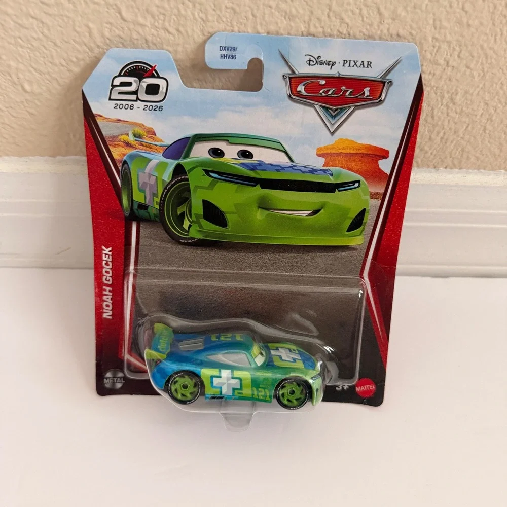 Disney Pixar Cars Noah Gocek Clutch Aid 121 Diecast 20th Anniversary Mattel Toy